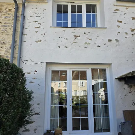 La Maison De Gourgandin Feriehus Coulommiers